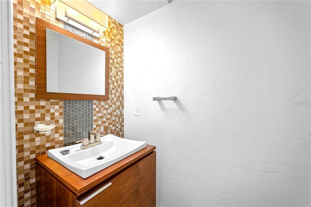 For Sale: $327,900 (3 beds, 2 baths, 1676 Square Feet)