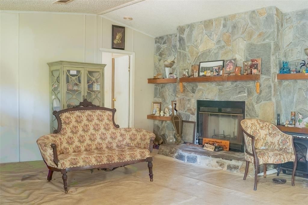 待售: $295,500 (3 贝兹, 2 浴室, 1728 平方英尺)