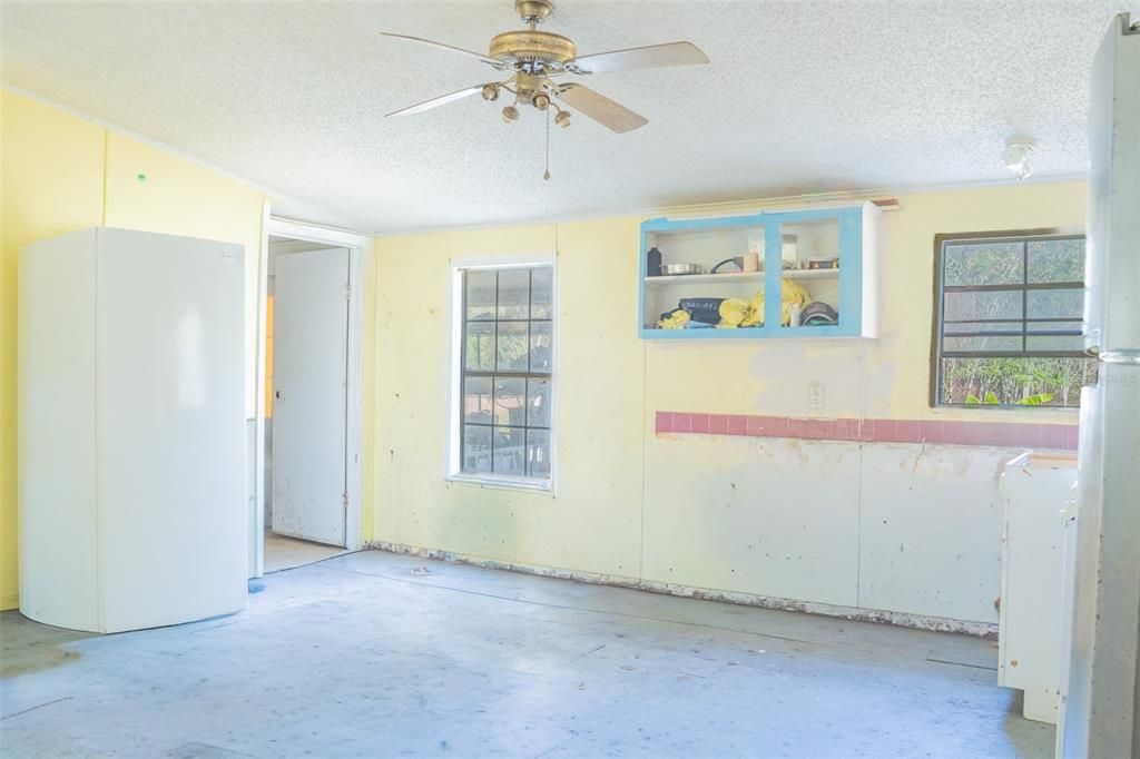 待售: $295,500 (3 贝兹, 2 浴室, 1728 平方英尺)