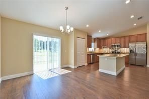 For Rent: $2,295 (3 beds, 2 baths, 1558 Square Feet)