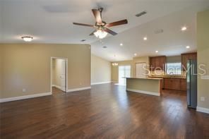 For Rent: $2,295 (3 beds, 2 baths, 1558 Square Feet)