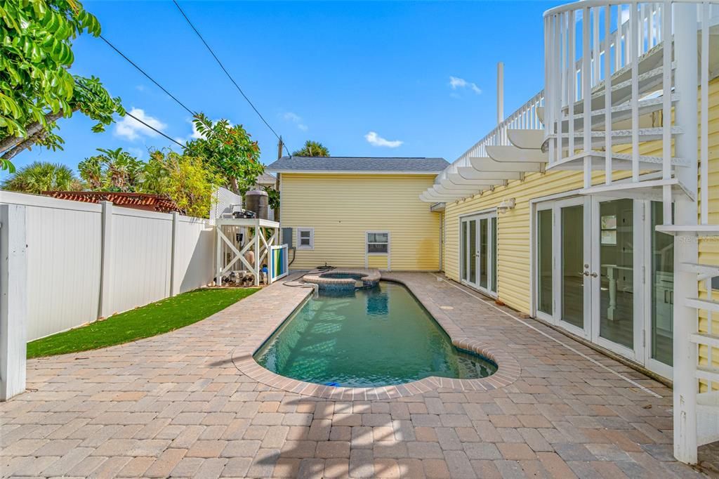 For Sale: $724,000 (3 beds, 2 baths, 1362 Square Feet)