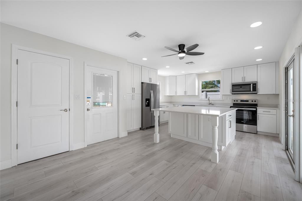 For Sale: $724,000 (3 beds, 2 baths, 1362 Square Feet)