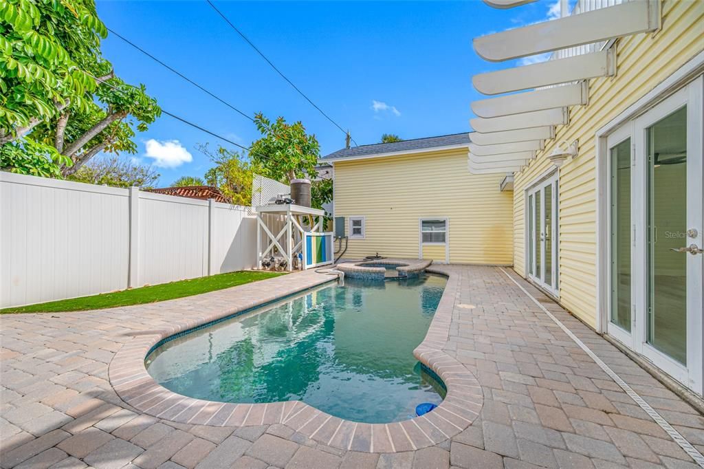 For Sale: $724,000 (3 beds, 2 baths, 1362 Square Feet)