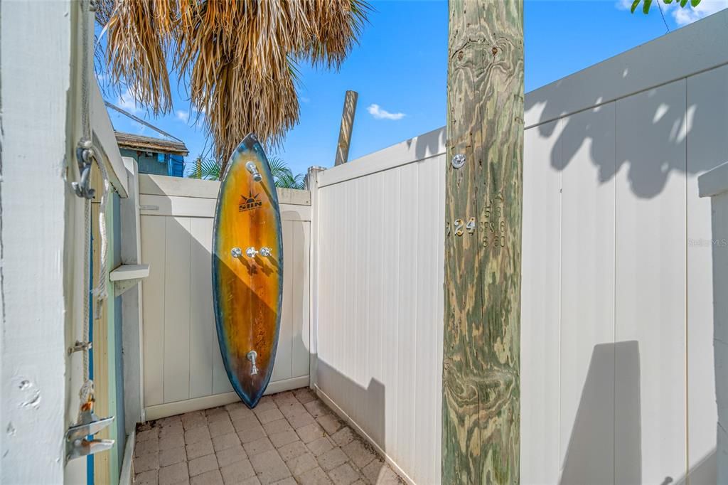 For Sale: $724,000 (3 beds, 2 baths, 1362 Square Feet)