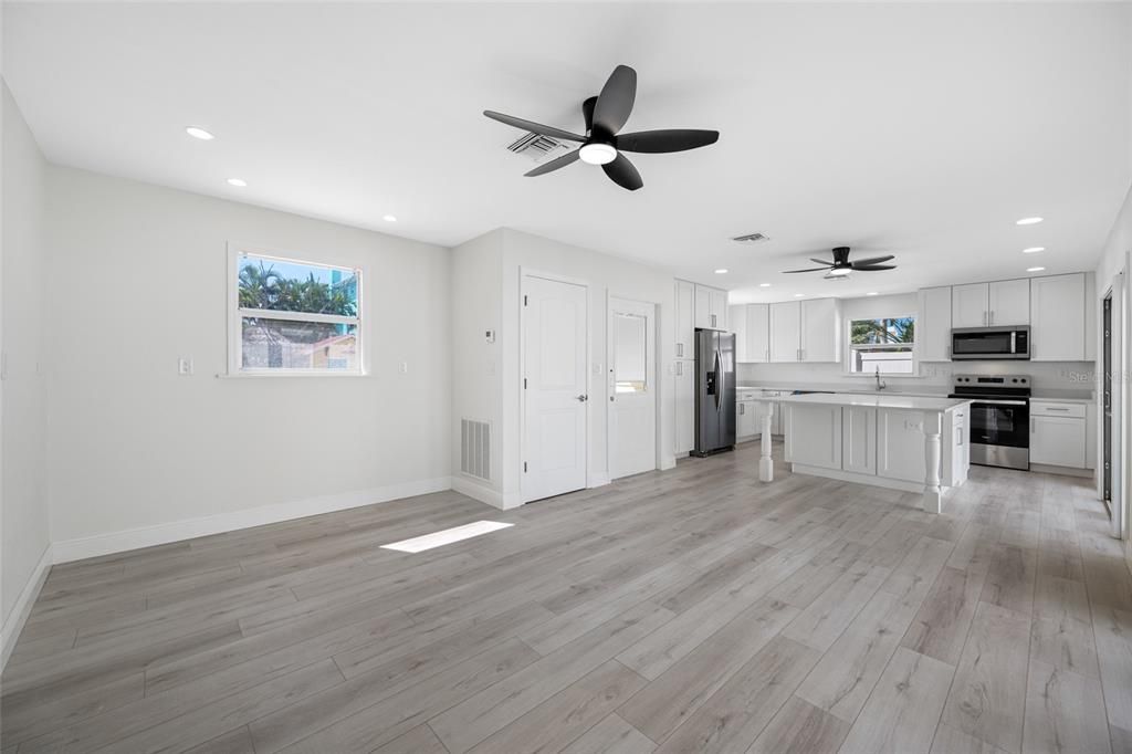 For Sale: $724,000 (3 beds, 2 baths, 1362 Square Feet)