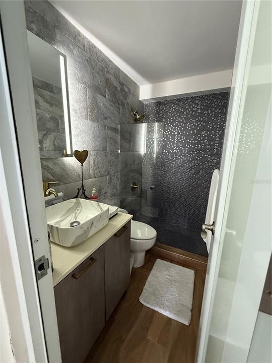 На продажу: $639,000 (2 спален, 2 ванн, 1241 Квадратных фут)