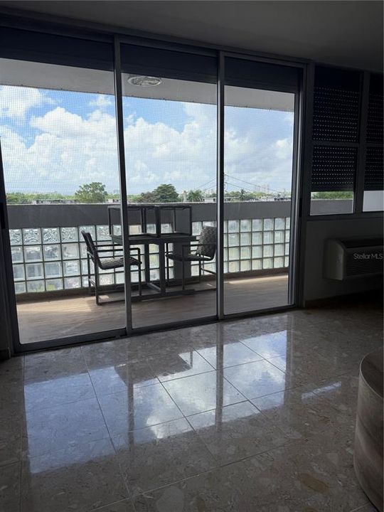 На продажу: $639,000 (2 спален, 2 ванн, 1241 Квадратных фут)