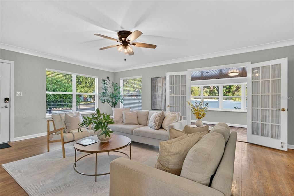 For Sale: $599,000 (3 beds, 2 baths, 1916 Square Feet)