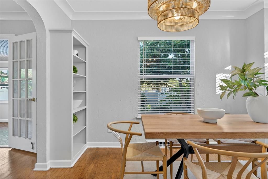 For Sale: $599,000 (3 beds, 2 baths, 1916 Square Feet)