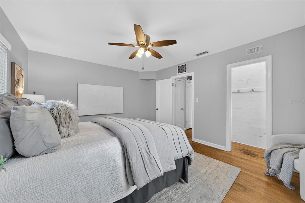 For Sale: $599,000 (3 beds, 2 baths, 1916 Square Feet)