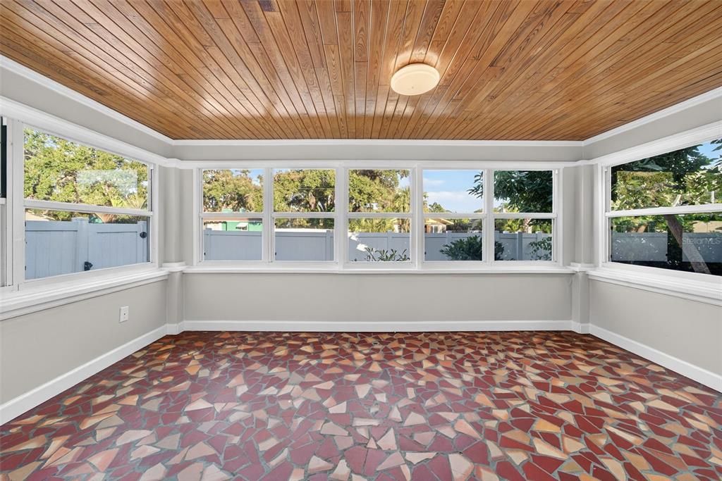 For Sale: $599,000 (3 beds, 2 baths, 1916 Square Feet)