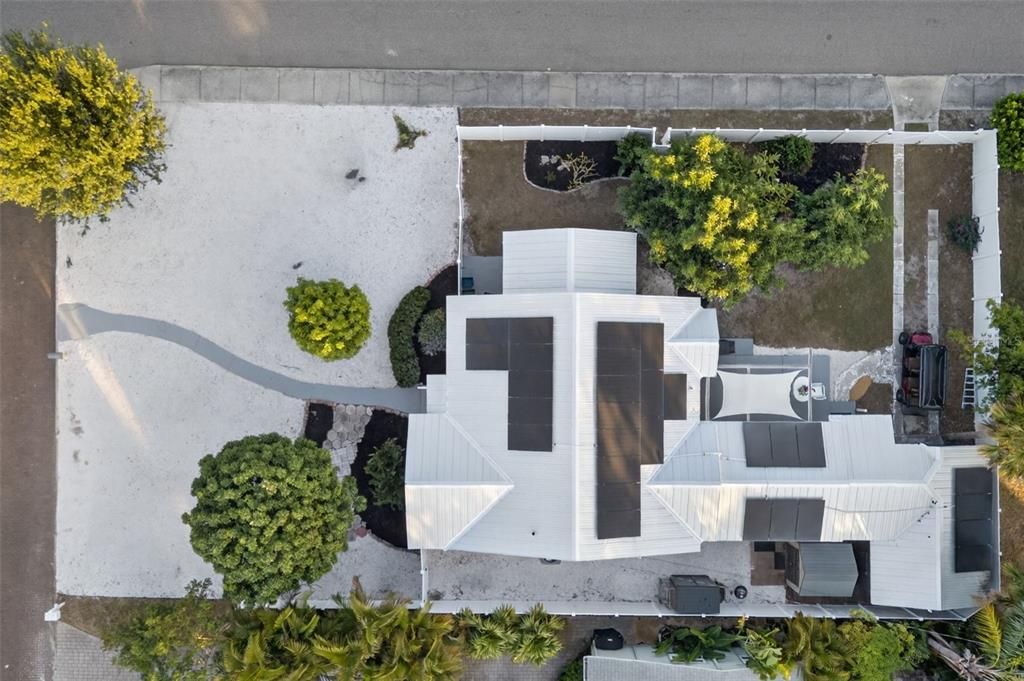 For Sale: $599,000 (3 beds, 2 baths, 1916 Square Feet)