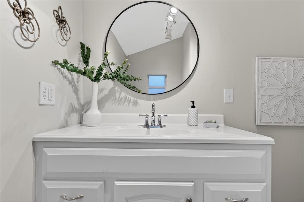 For Sale: $599,000 (3 beds, 2 baths, 1916 Square Feet)