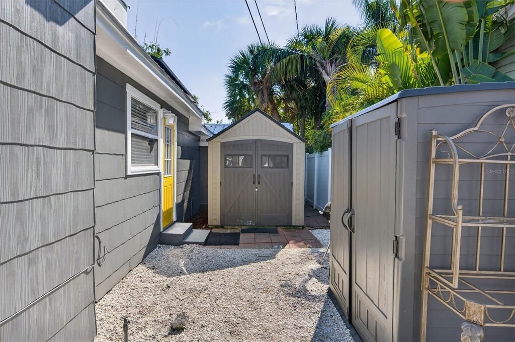 For Sale: $599,000 (3 beds, 2 baths, 1916 Square Feet)