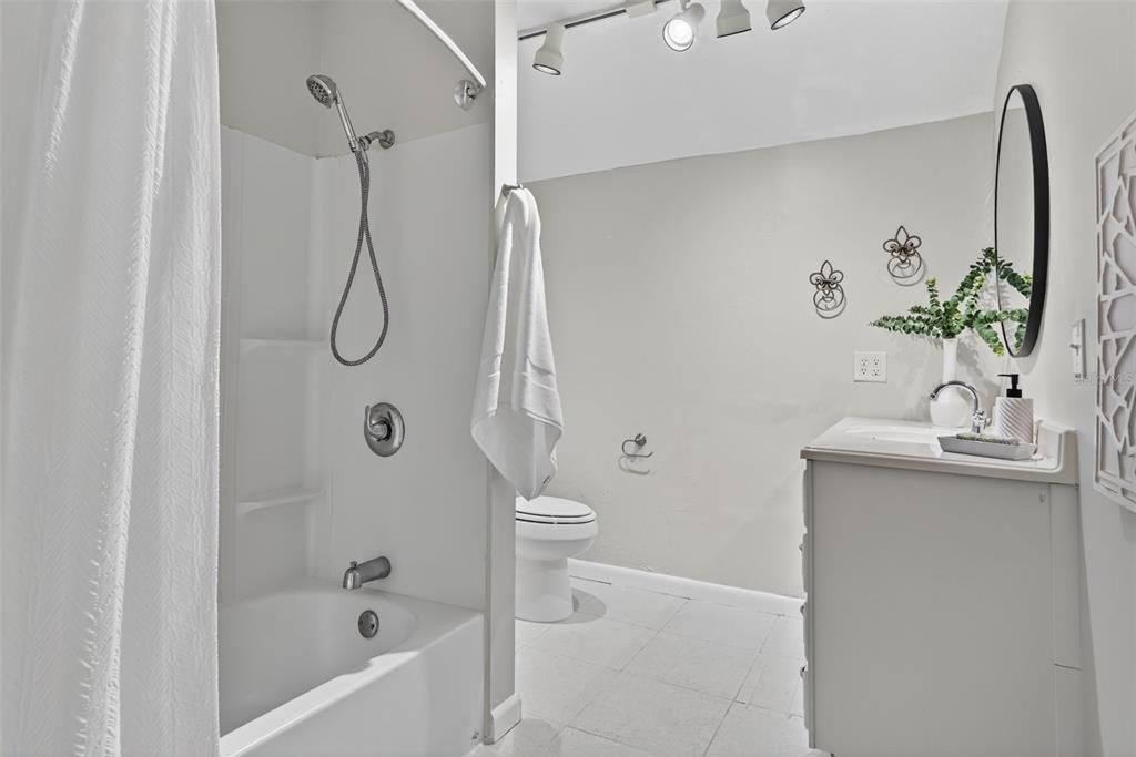 For Sale: $599,000 (3 beds, 2 baths, 1916 Square Feet)