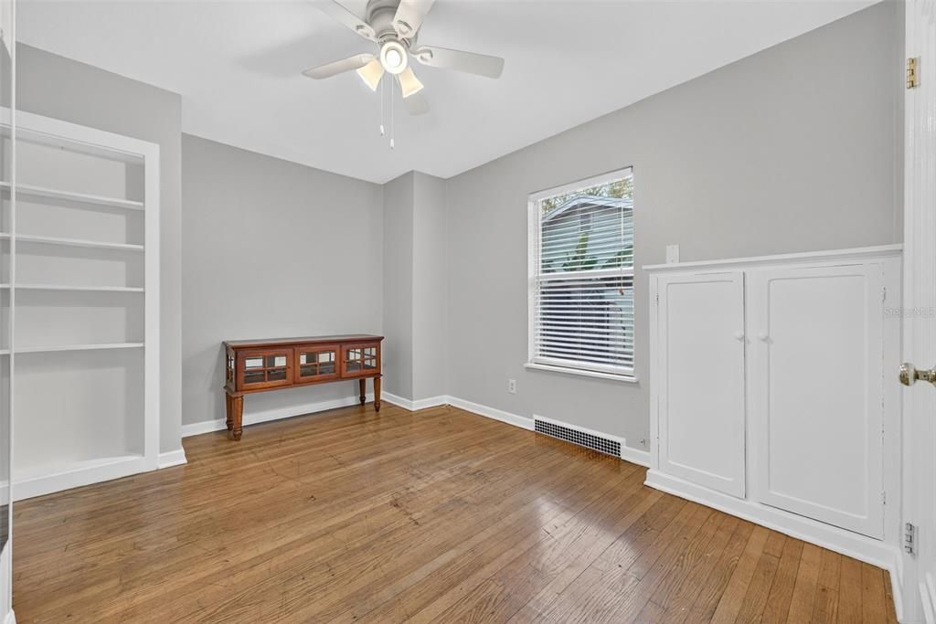 For Sale: $599,000 (3 beds, 2 baths, 1916 Square Feet)