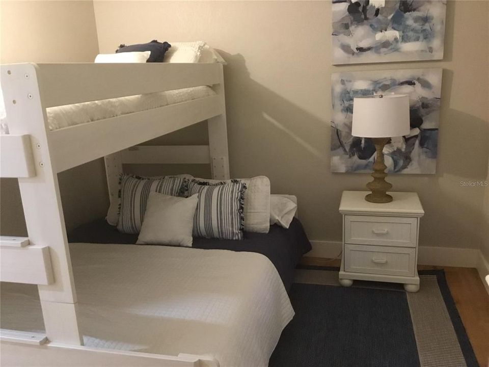 В аренду: $6,800 (2 спален, 2 ванн, 1080 Квадратных фут)