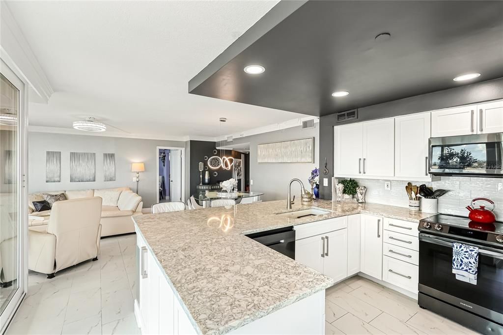 En Venta: $699,000 (2 camas, 2 baños, 1140 Pies cuadrados)