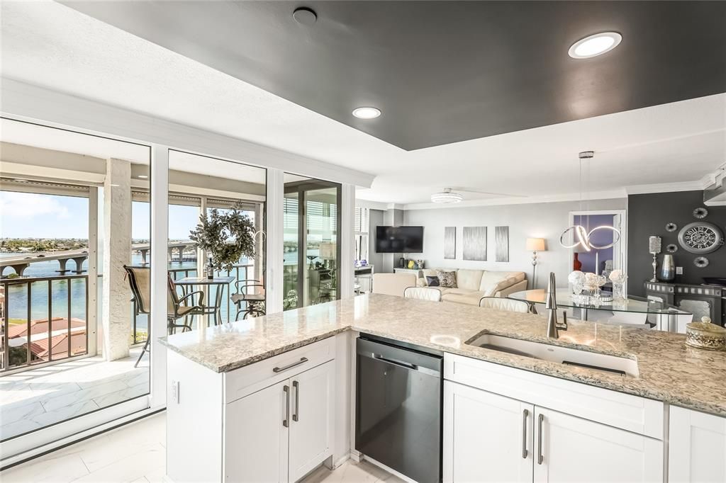 En Venta: $699,000 (2 camas, 2 baños, 1140 Pies cuadrados)