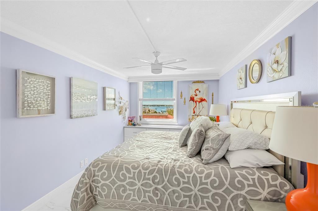 En Venta: $699,000 (2 camas, 2 baños, 1140 Pies cuadrados)