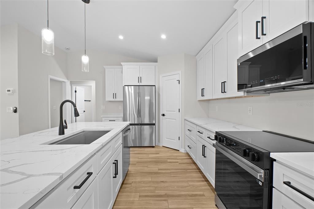 For Sale: $349,000 (3 beds, 2 baths, 1500 Square Feet)