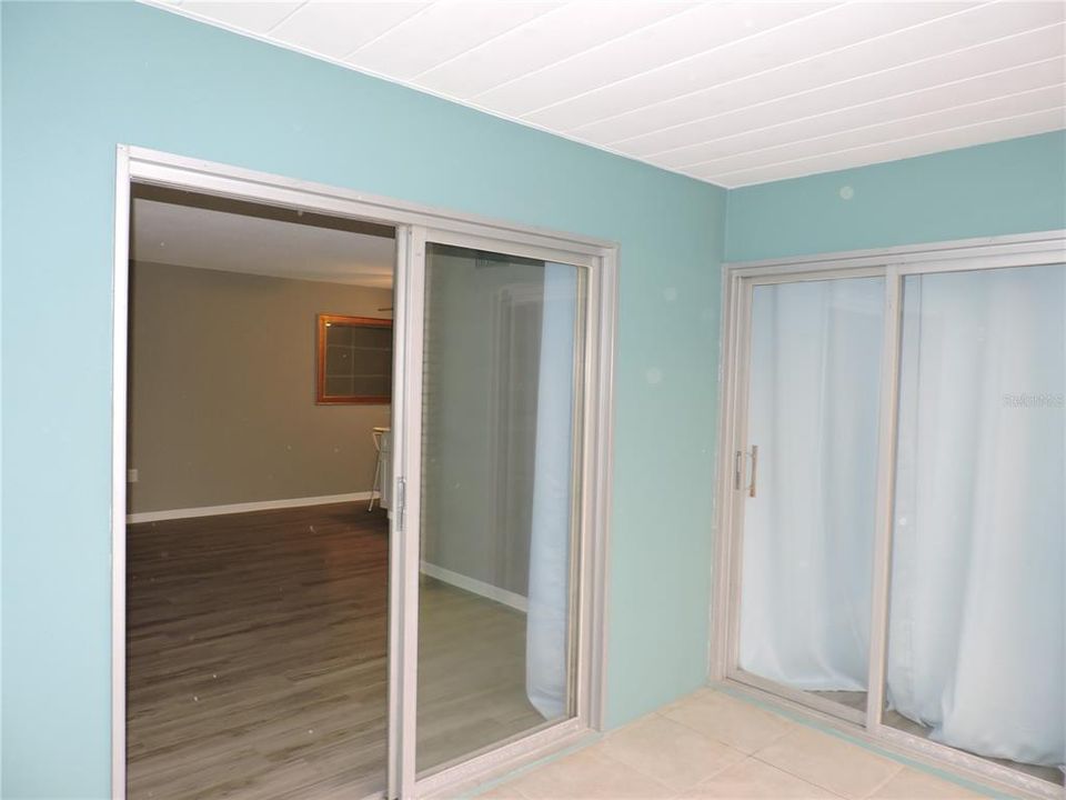 待售: $124,900 (2 贝兹, 1 浴室, 972 平方英尺)