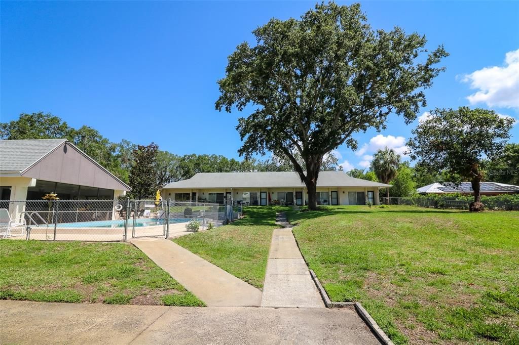 待售: $124,900 (2 贝兹, 1 浴室, 972 平方英尺)