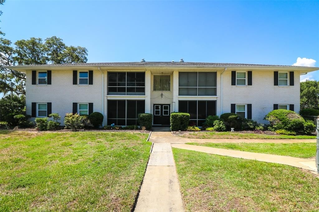 待售: $124,900 (2 贝兹, 1 浴室, 972 平方英尺)