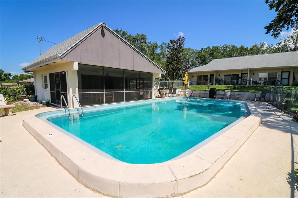 待售: $124,900 (2 贝兹, 1 浴室, 972 平方英尺)