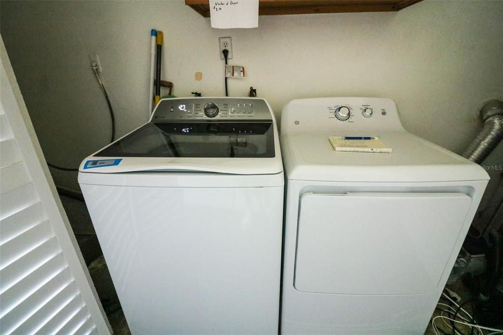 待售: $124,900 (2 贝兹, 1 浴室, 972 平方英尺)