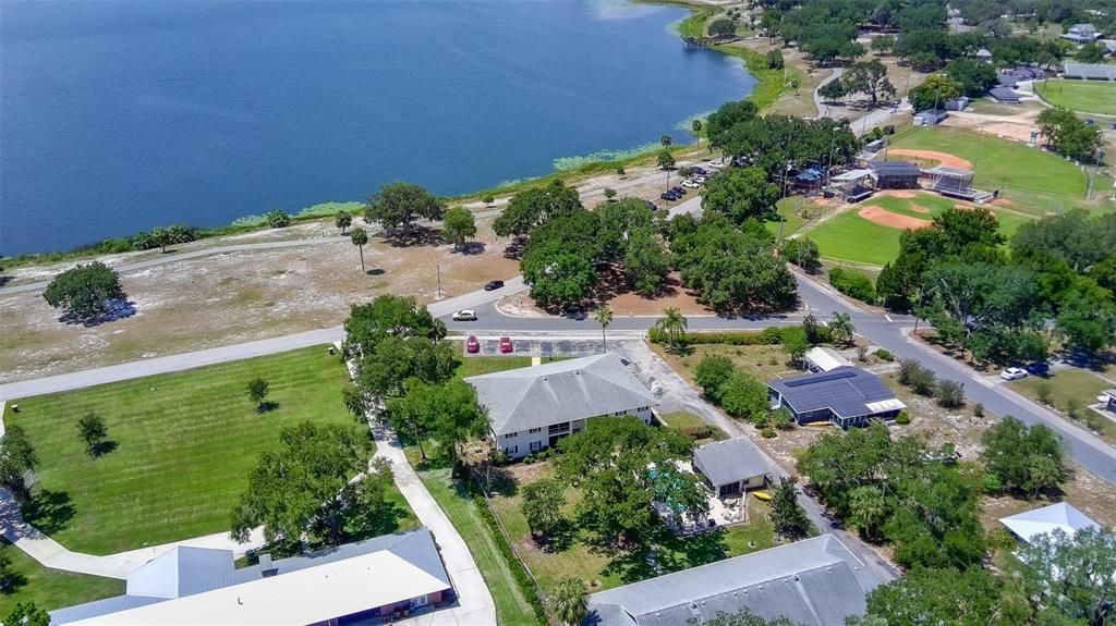 待售: $124,900 (2 贝兹, 1 浴室, 972 平方英尺)