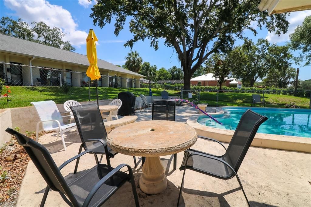 待售: $124,900 (2 贝兹, 1 浴室, 972 平方英尺)