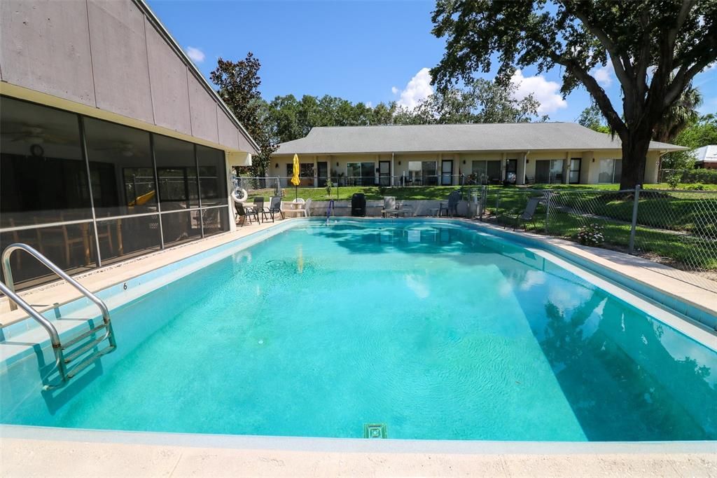 待售: $124,900 (2 贝兹, 1 浴室, 972 平方英尺)