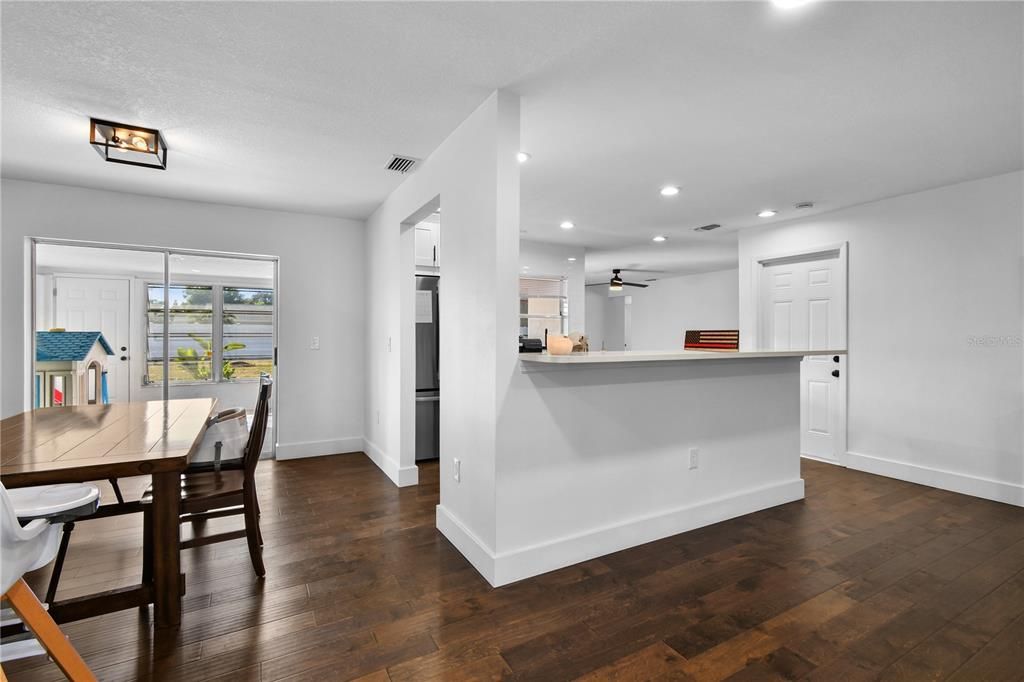 待售: $465,000 (3 贝兹, 2 浴室, 1830 平方英尺)