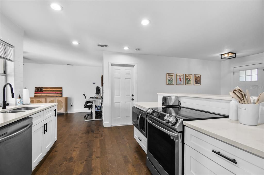 待售: $465,000 (3 贝兹, 2 浴室, 1830 平方英尺)