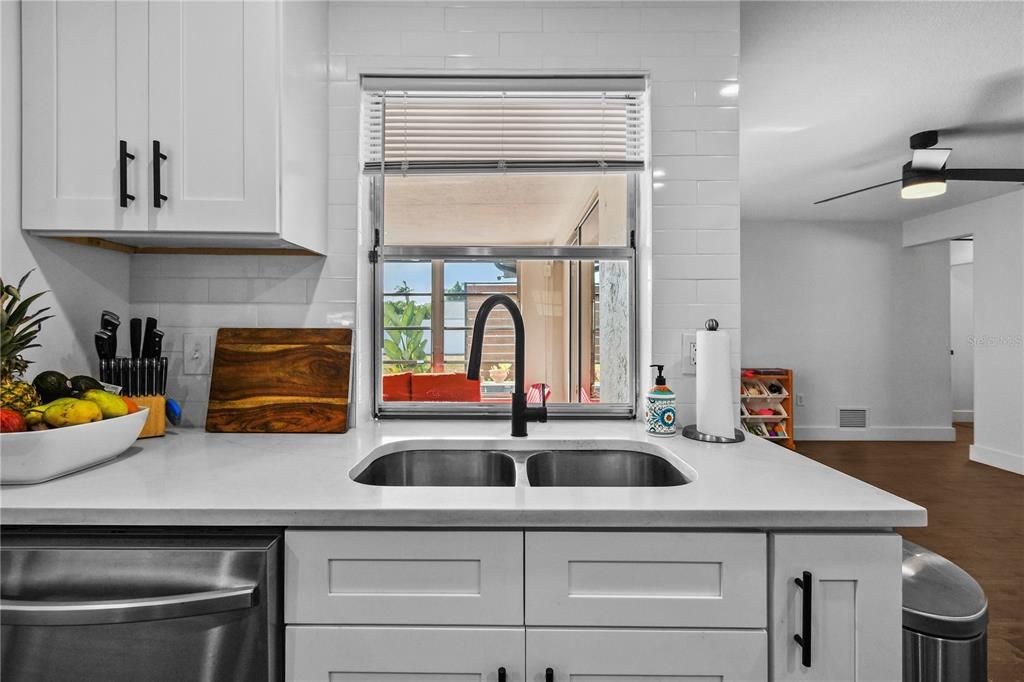 待售: $465,000 (3 贝兹, 2 浴室, 1830 平方英尺)