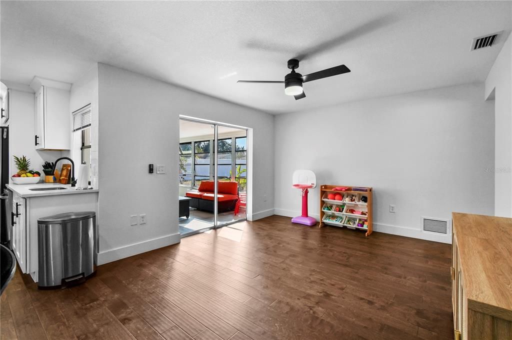 待售: $465,000 (3 贝兹, 2 浴室, 1830 平方英尺)