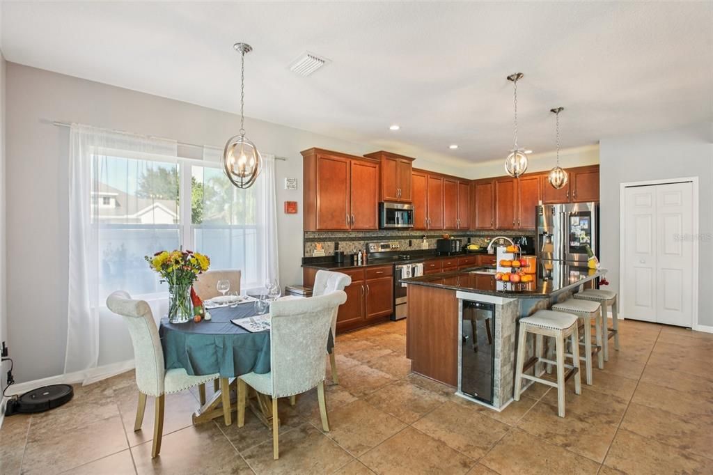 En Venta: $799,900 (4 camas, 3 baños, 3796 Pies cuadrados)