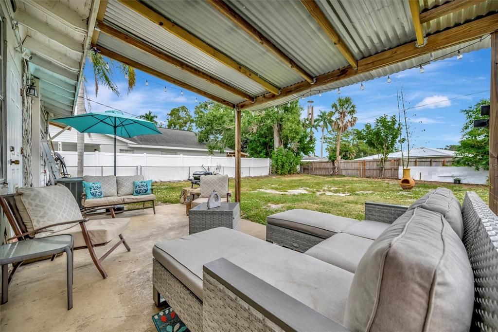 For Sale: $295,000 (2 beds, 1 baths, 1258 Square Feet)