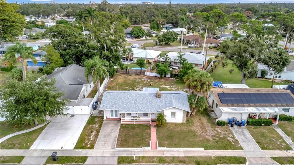 For Sale: $295,000 (2 beds, 1 baths, 1258 Square Feet)