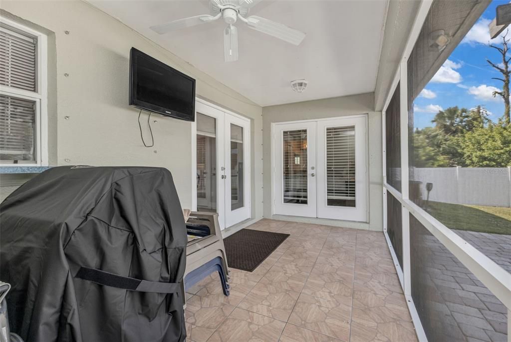 合同活跃: $267,000 (3 贝兹, 2 浴室, 1293 平方英尺)