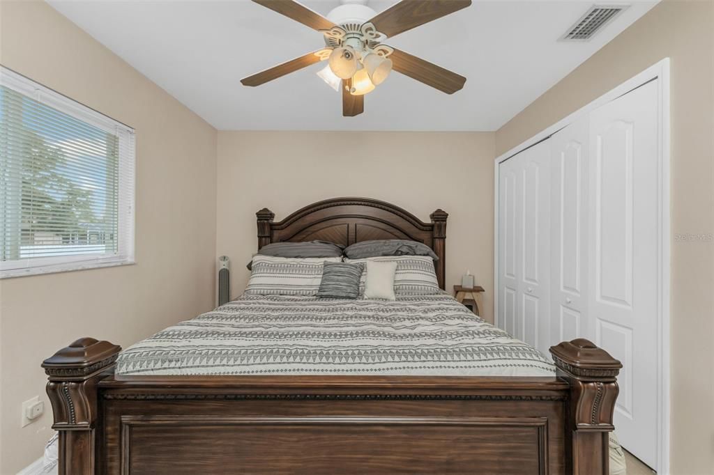 合同活跃: $267,000 (3 贝兹, 2 浴室, 1293 平方英尺)