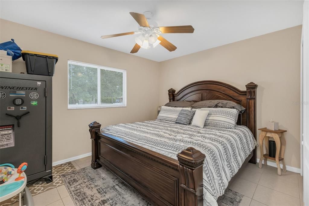 合同活跃: $267,000 (3 贝兹, 2 浴室, 1293 平方英尺)