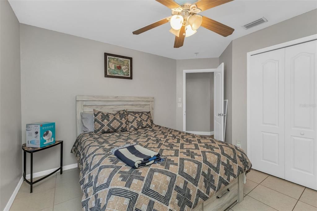 合同活跃: $267,000 (3 贝兹, 2 浴室, 1293 平方英尺)