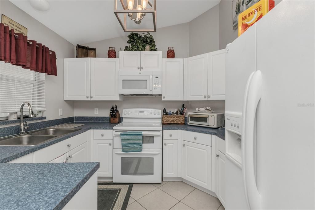 合同活跃: $267,000 (3 贝兹, 2 浴室, 1293 平方英尺)