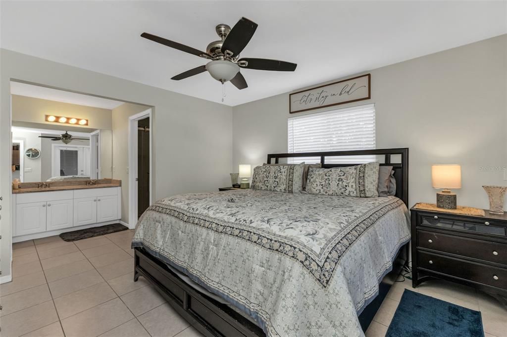 合同活跃: $267,000 (3 贝兹, 2 浴室, 1293 平方英尺)