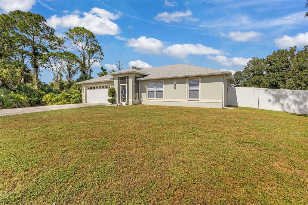 合同活跃: $267,000 (3 贝兹, 2 浴室, 1293 平方英尺)