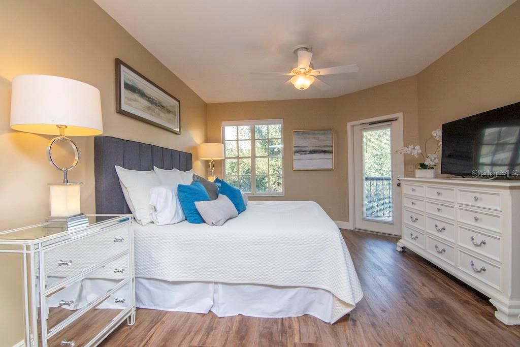 For Sale: $649,500 (3 beds, 2 baths, 1368 Square Feet)