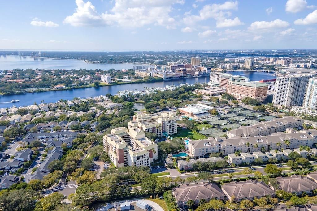 For Sale: $649,500 (3 beds, 2 baths, 1368 Square Feet)